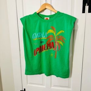 Farm Rio women’s medium cotton t shirt with light padding in shoulders